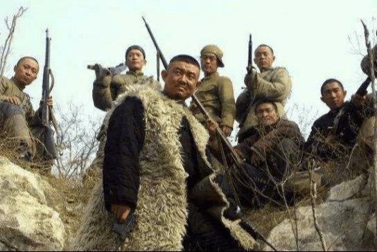 老狼原创。洛阳保卫战。洛阳保卫战有那么一支由土匪组成的部队，在孤军奋战的情况下与日寇展开了殊死搏斗。最终重创日军，击毙日军近两万人，创造了抗战历史上的奇迹。根据战后的数据统计，洛阳保卫战日军阵亡人数超过两万，这是日军在中国战场上非常罕见的重大伤亡。中国军队的伤亡也非常大，两万五千人的队伍，最终突围的仅有四千抗日战争