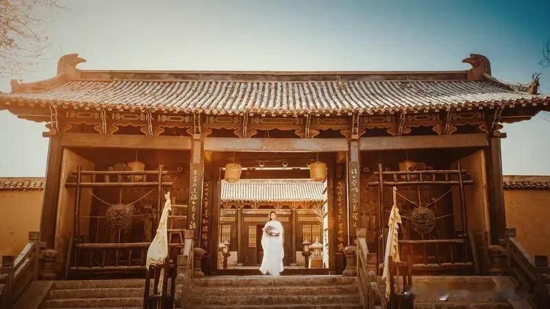 回汉通婚，习俗差异确实是道坎，尤其在饮食上。我有朋友是回汉夫妻，回族一方有饮食禁