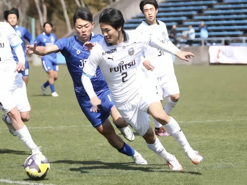 足球界的张本智和？19岁潜力新星脱离中国入籍日本，J联赛豪门亲自下场劝说。球迷：