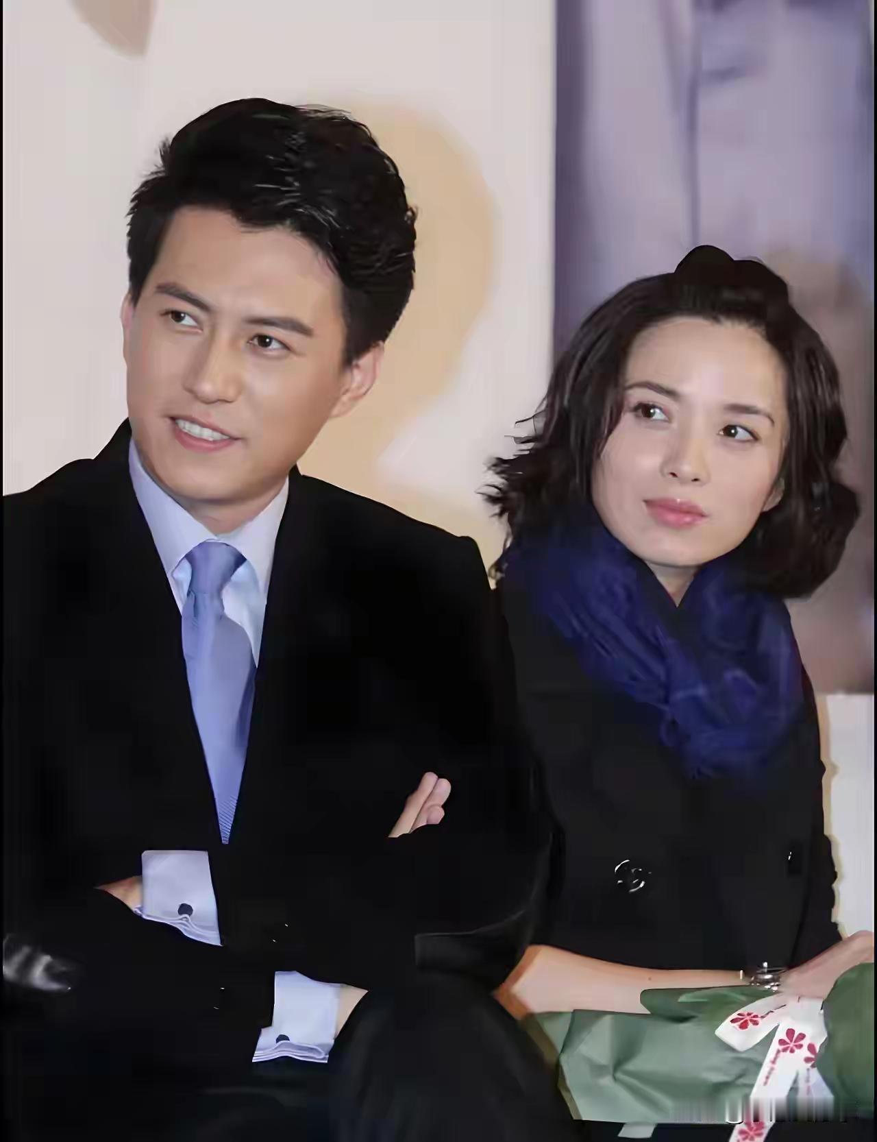 靳东
李佳
夫妻照