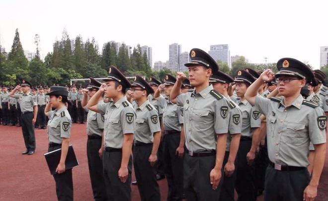 陆军合成旅取消了团，那么一个合成旅下辖几个营，又有多少人？ 

我国集团军全部的