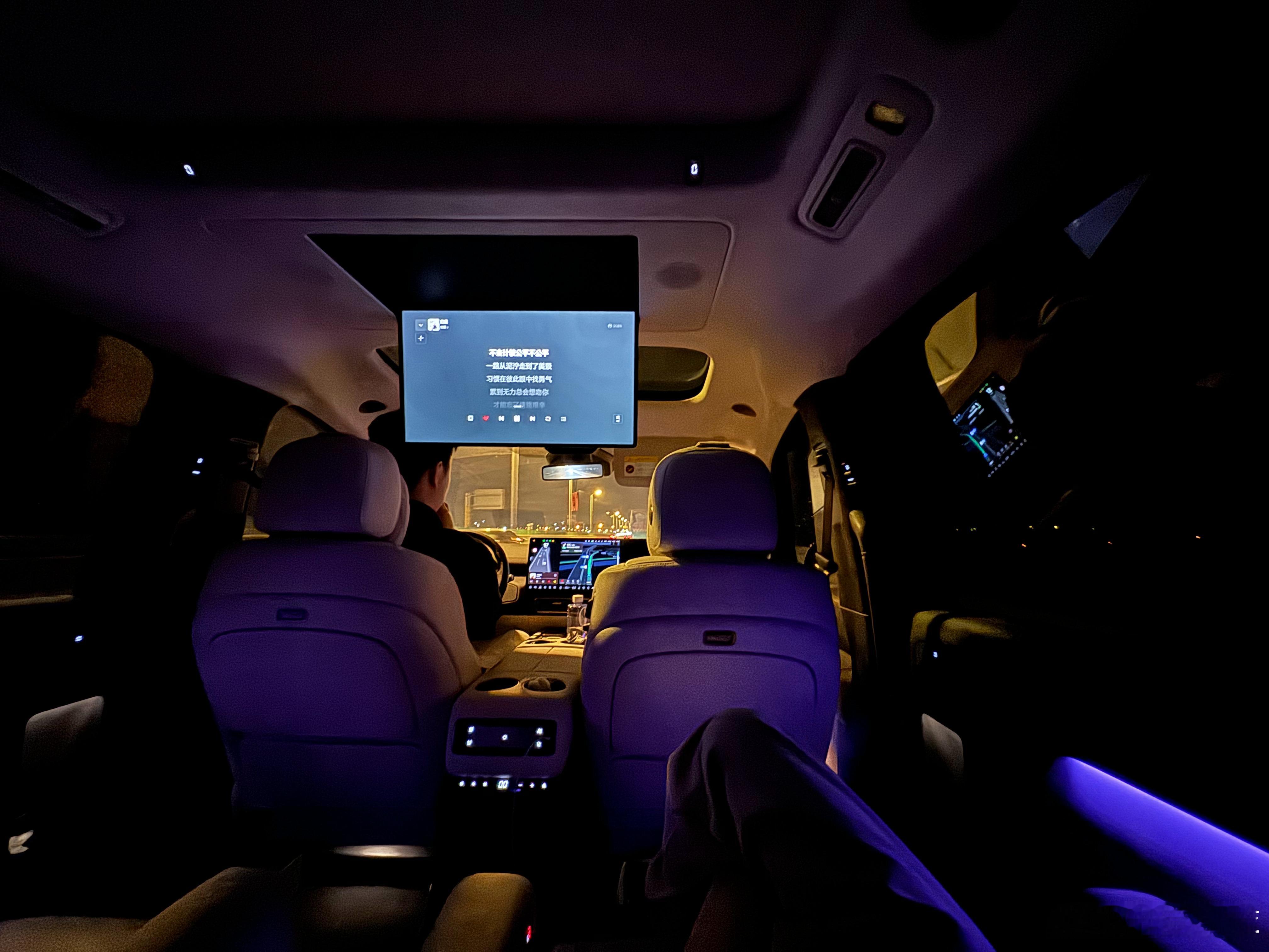 出发看的第五台车今天我必须买一台杠上了 哈哈哈有意思如果你们有车想卖我随时出发 