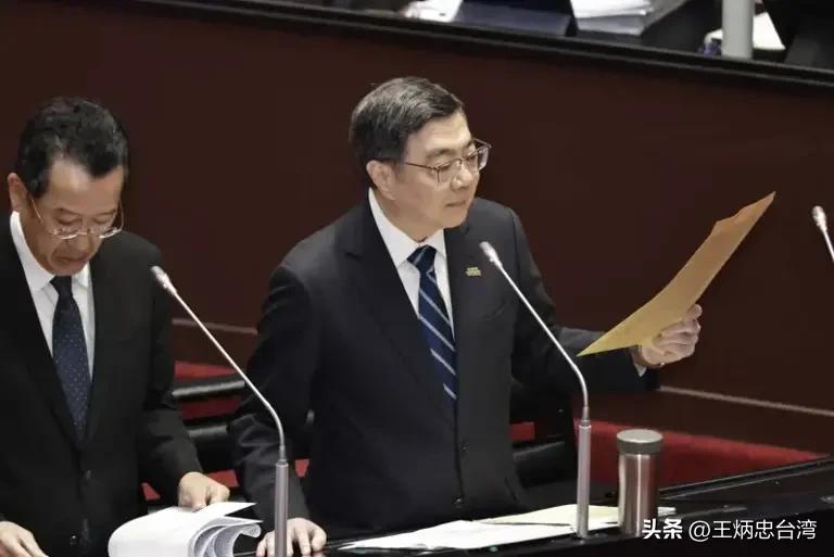 卓荣泰坚称，自己赴日看球赛是“私人行程”，包含他自己和随扈的机票，以及到日本后的