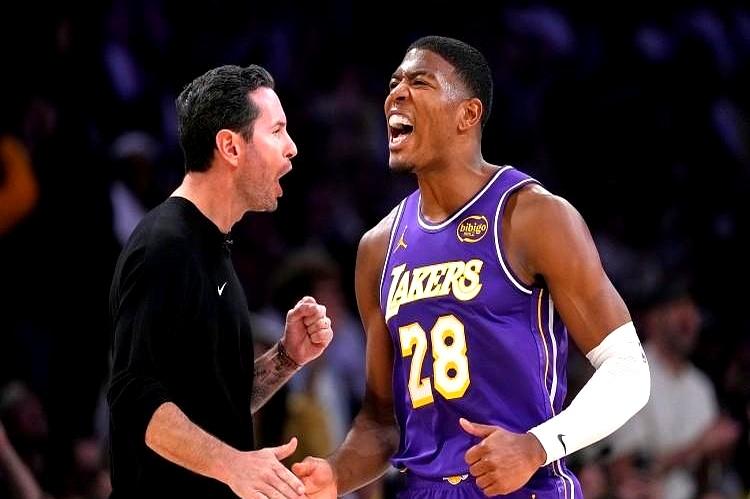 詹姆斯回归后，湖人锋线竞争直接白热化，八村塁的位置有点悬了！  
 

最近5场