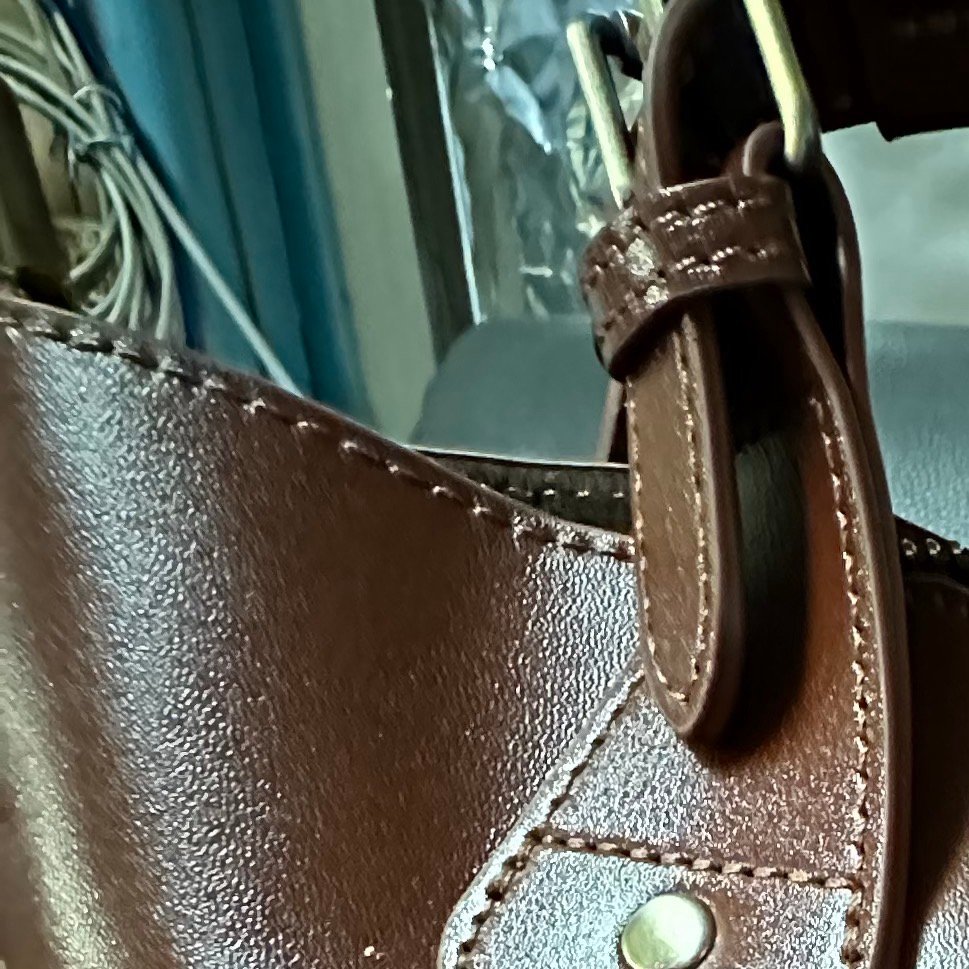 生活手记之前很想买一个侧背包，一直找不到就后来上🕸️找了一个感觉不错的，等了快