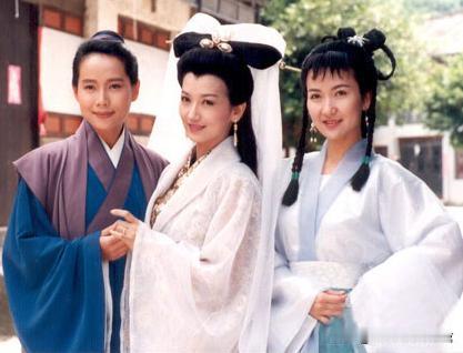 #新白娘子传奇#二十年前和二十年后：还是她们仨，但是关系却变了，以前小青是妹妹，