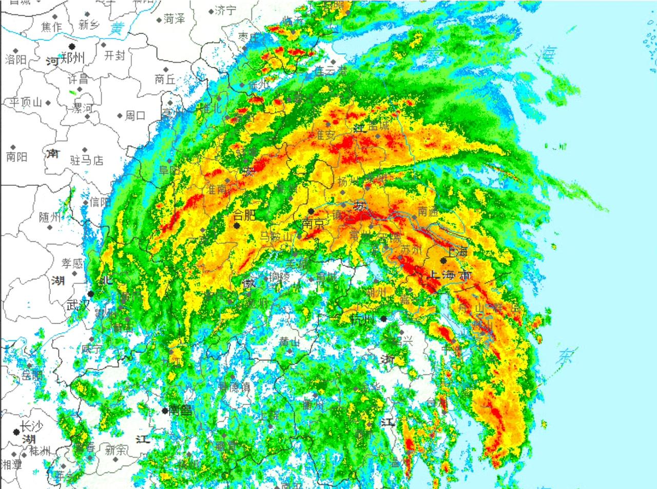 台风“白海豚”北侧旺盛发展的旋臂雨带真变成跳跃“海豚”状了！ ​

台风白海豚从