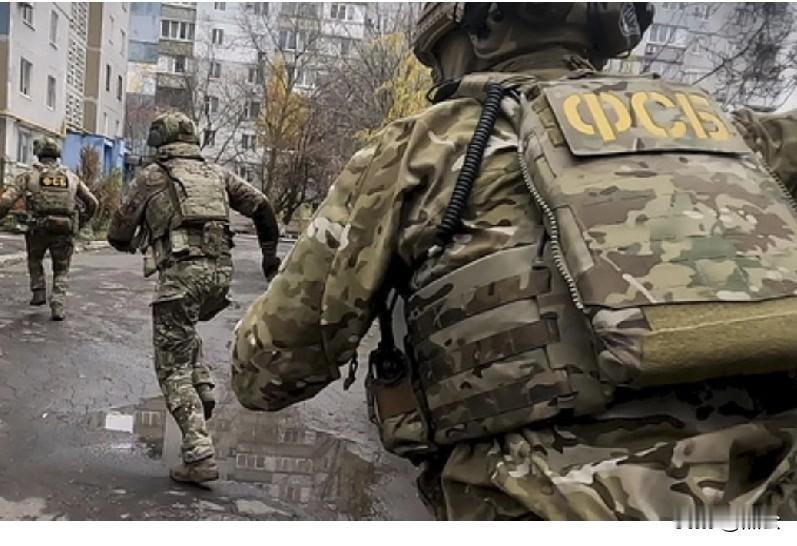 书包藏10公斤TNT！俄16岁少女险成“人肉炸弹”，目标直指政府大楼
 

一枚