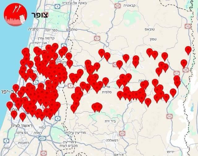 响起警报🚨

特拉维夫市中心一栋建筑物受损。目前尚无人员伤亡报告。 ​​​