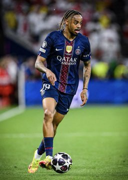 泰晤士报记者保罗·乔伊斯：利物浦下一份对巴尔科拉的报价预计将达到1.34亿欧元！
