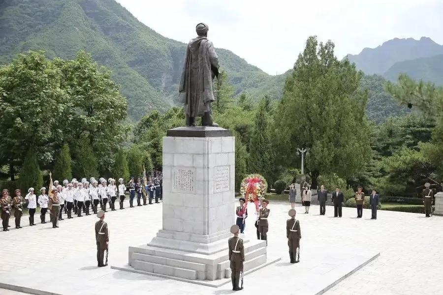 中俄组团访问朝鲜！给半岛稳定压上双保险！

在朝鲜战争70年纪念日，中俄都派出了