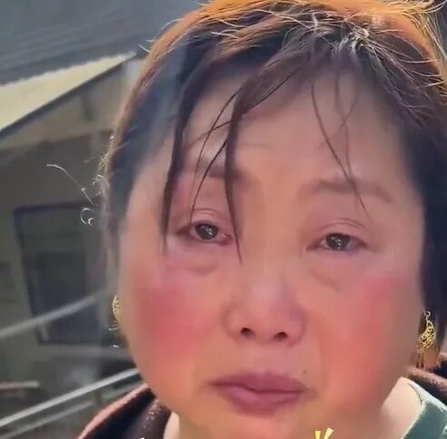 带耳环咋了！ 不用听那些！你做的已经很好了！戴耳环引争议女干部回应恶评