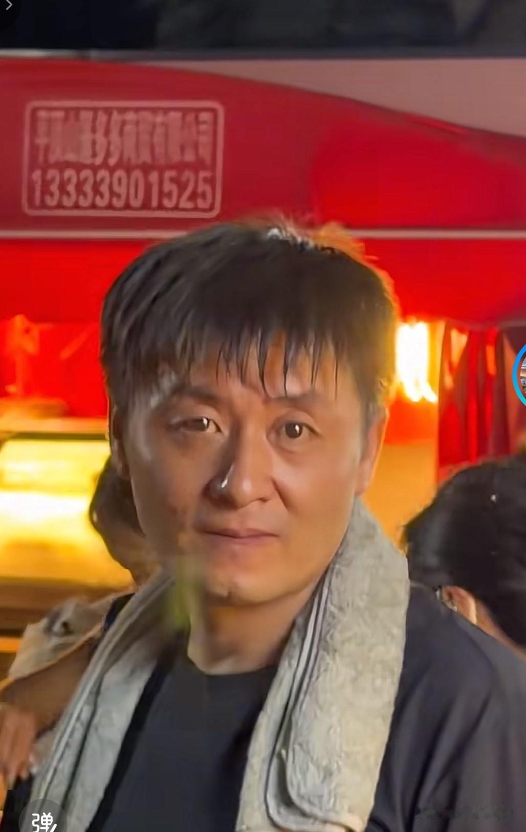 发现没有？

截至目前，河南平顶山“张雪峰”陈杰的个人账号粉丝已近30万，且数量
