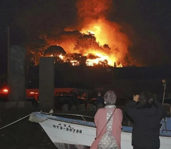 日本本土烧了一整夜！很多人以为这只是一场普通的意外，错了！这场瞬间吞噬170栋建