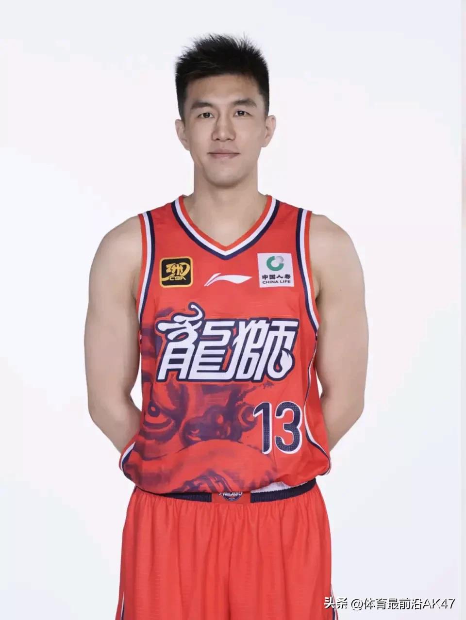 郭艾伦突遭严重伤病其职业生涯恐将亮红灯！就在昨晚广州主场对阵山东的比赛中，郭艾伦