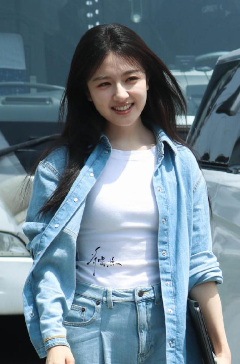 真正的闲暇并不是说什么也不做，而是能够自由地做自己感兴趣的事情。——萧伯纳 