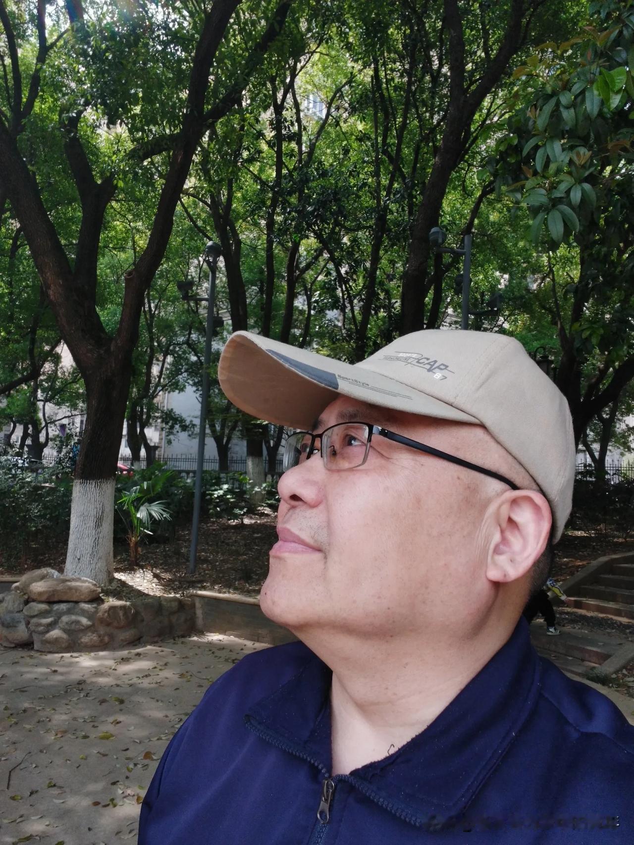 幸福的婚姻都是“忍”出来的。我今年快62岁，属兔的，退休近两年，每个月退休金43