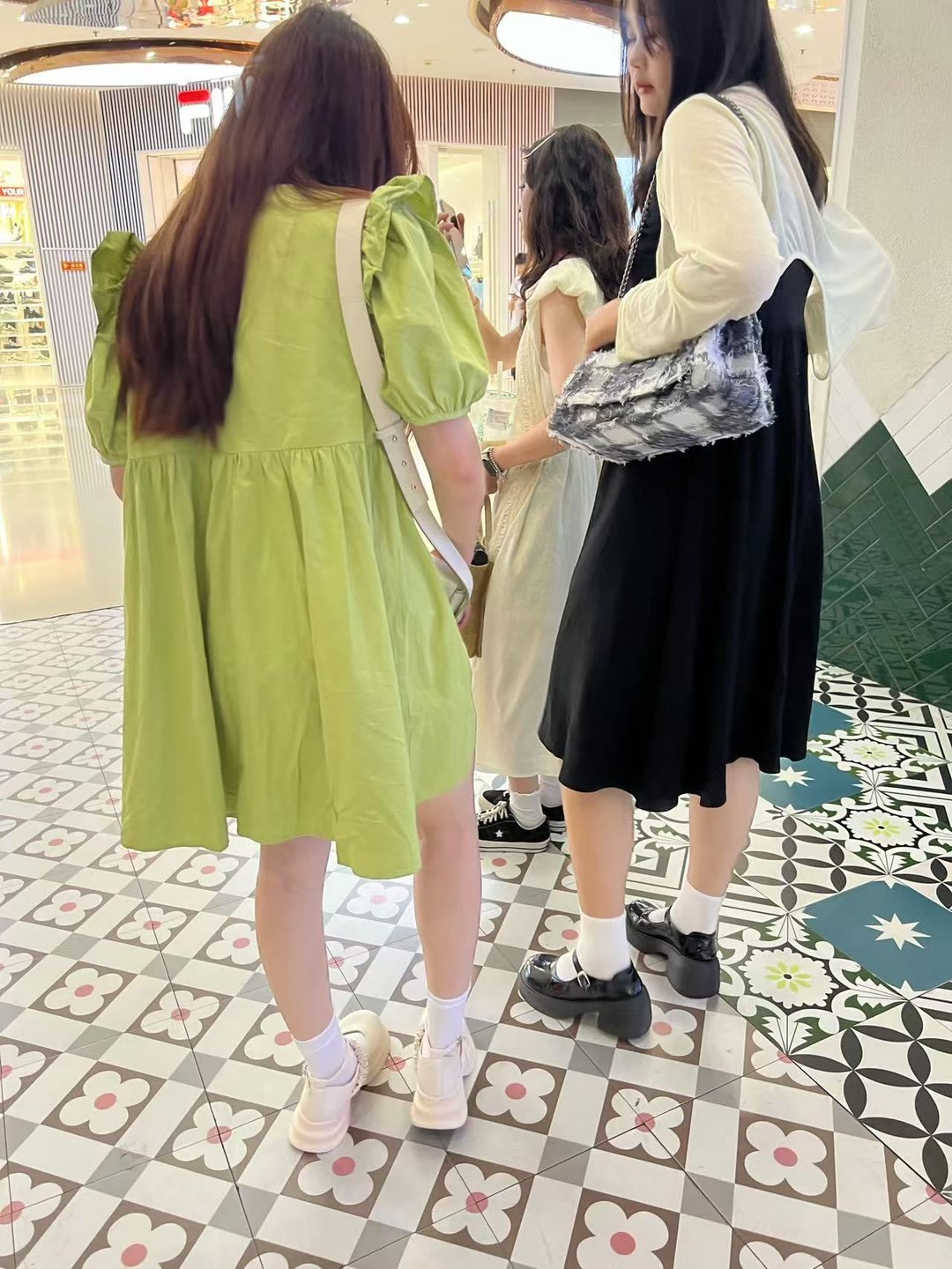 大长腿小姐姐 ​​​