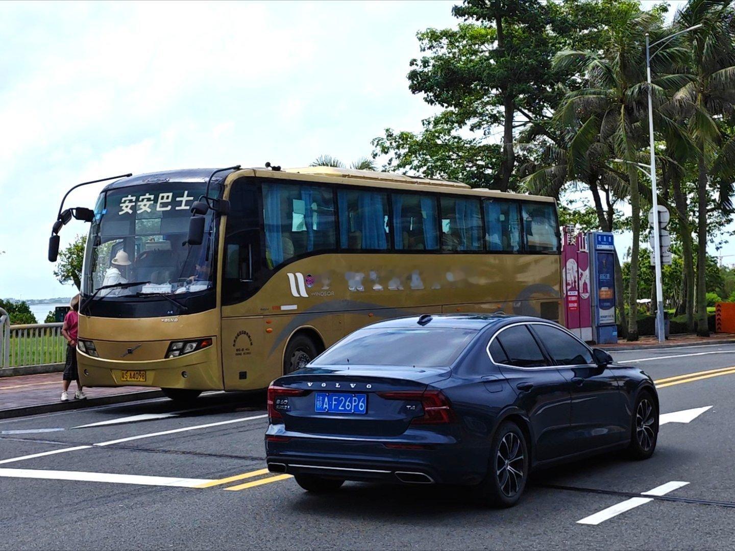 Volvo & 