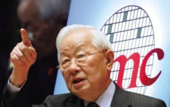 台积电创始人张忠谋曾说：“如果美国想扼杀他们，中国真的无能为力！”不仅如此，他又