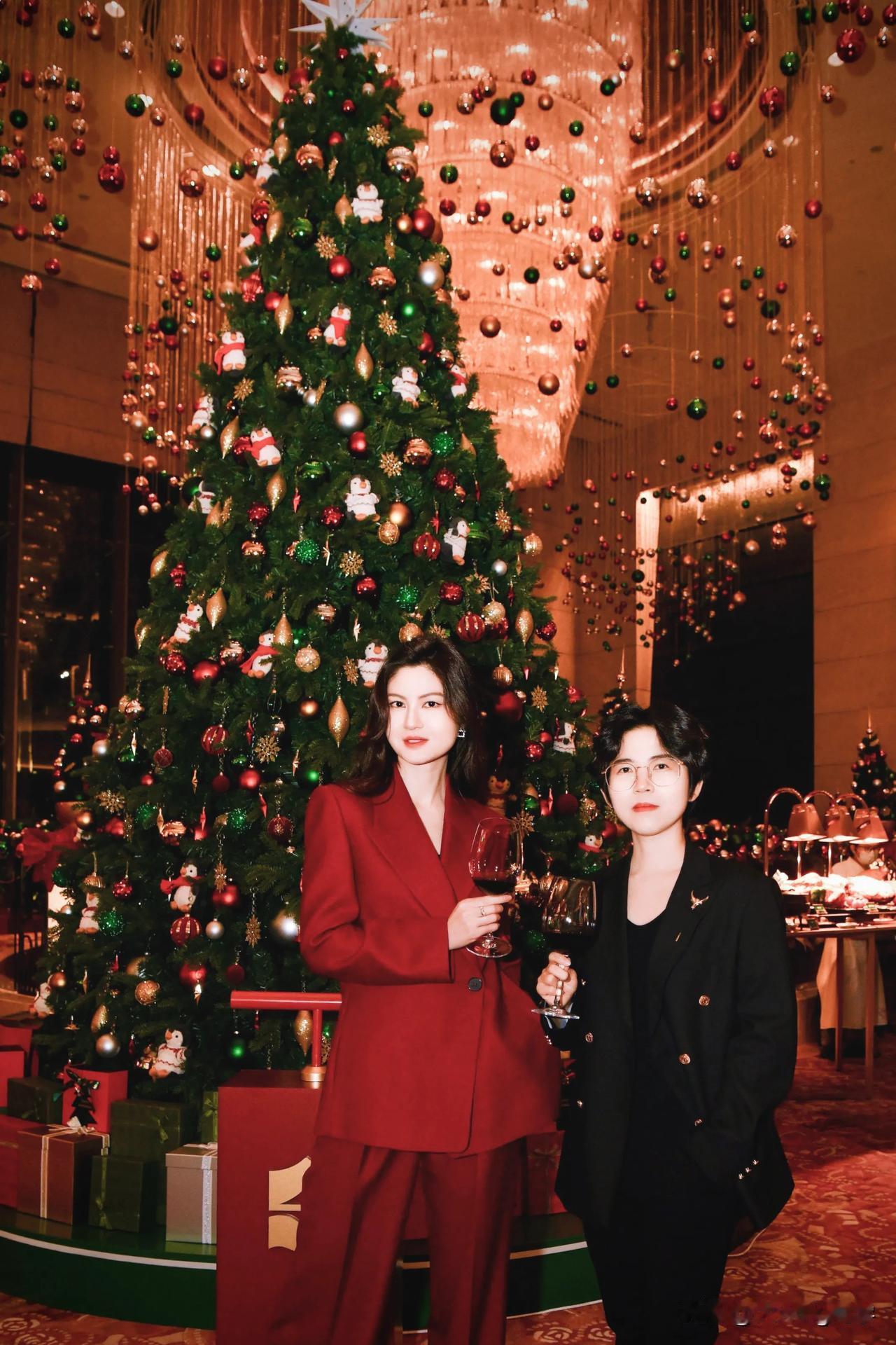 叮叮当～🔔 圣诞季来啦^_^
 圣诞季 
和各位小伙伴齐聚福田香格里拉
一起见