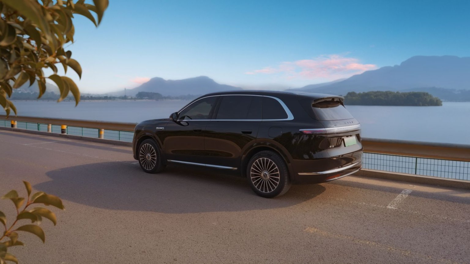 年轻人提车需要仪式感吗济南的秋天，总是从南部山区开始变得有温度。那天阳光不烈，风