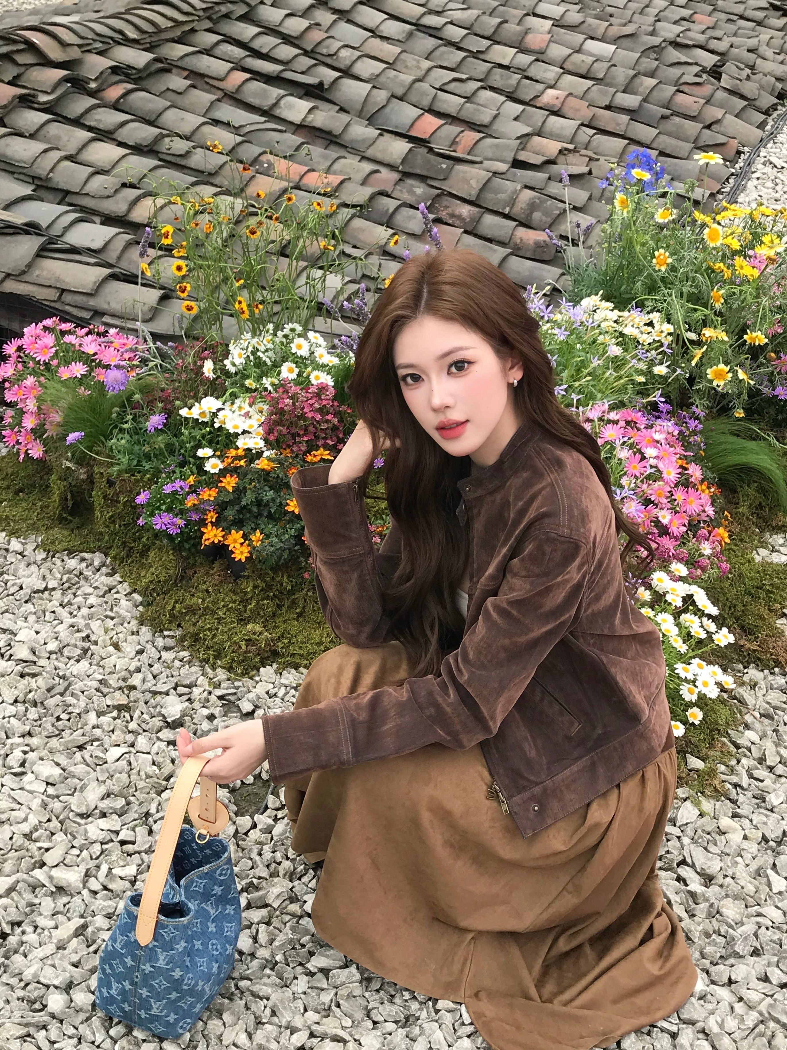 在峨眉山的这两天🧩昨天落地睡了两个小时此女这会又闪现上海了 