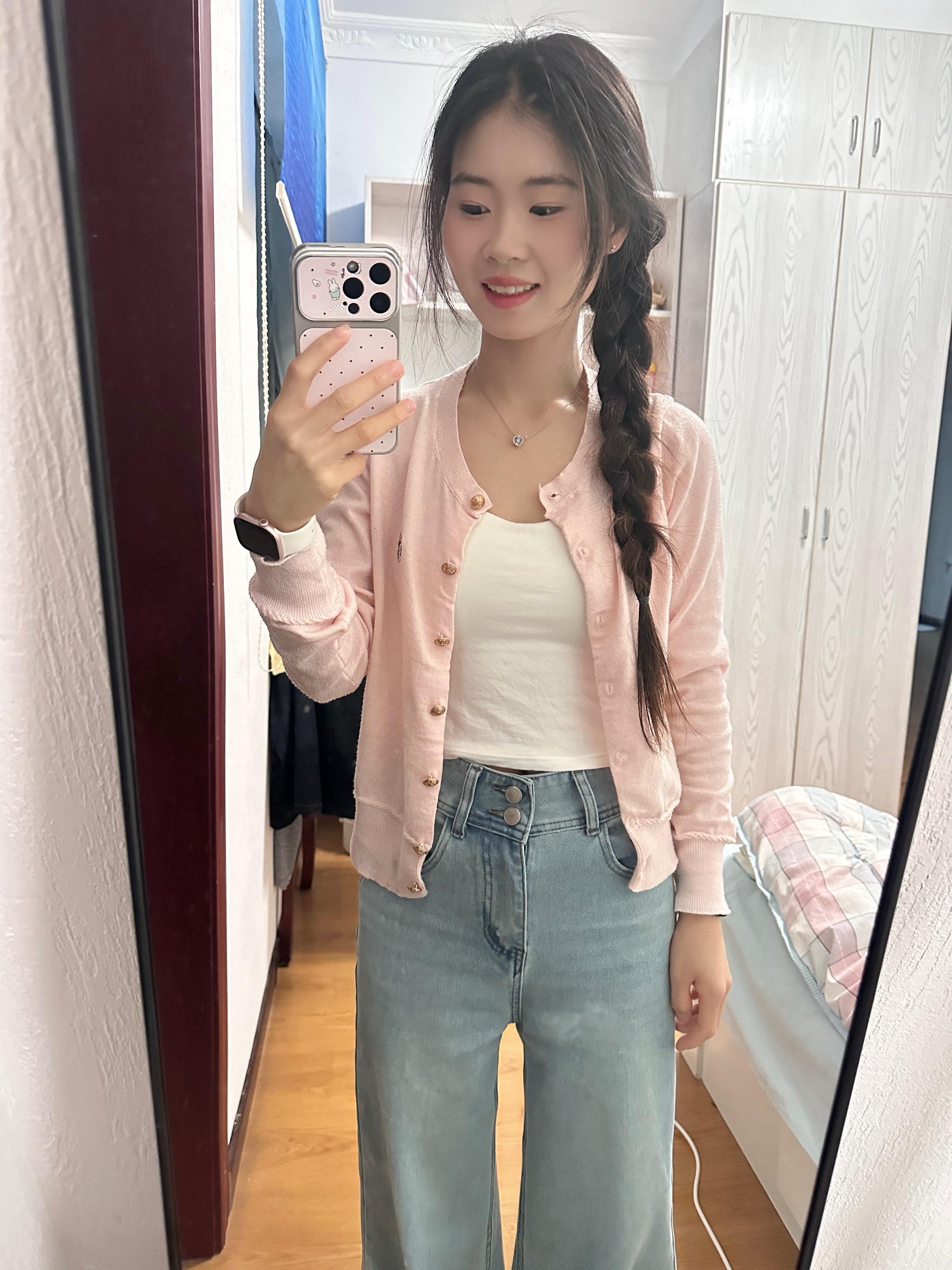 回去问问你妈，还缺儿媳妇吗，缺的话像我这样的可以吗😂😂