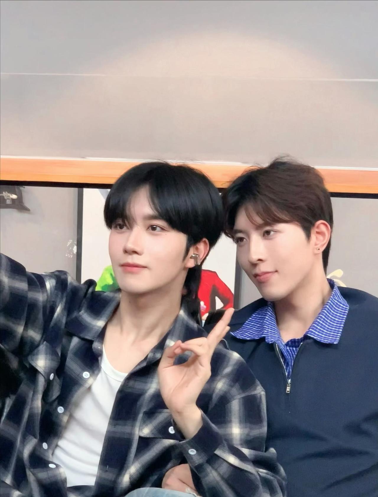 星有千千杰  ✨黄星邱鼎杰 🪐
恋爱怎么可能和谁谈都一样呢 在星和邱身上 我看