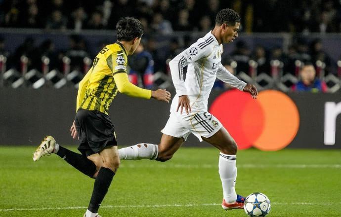 今日继续朝着好的方向出发！作品：皇马vs尤文图斯   皇马状态火热，尤文图斯恐难