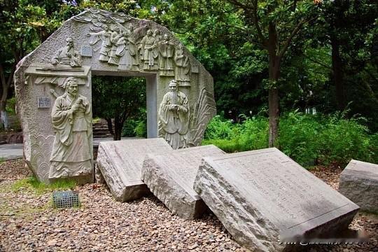 地名由来：从“奉贤泾”到“敬奉言子”

奉贤地名的演变，经历了一个从地理实体到文