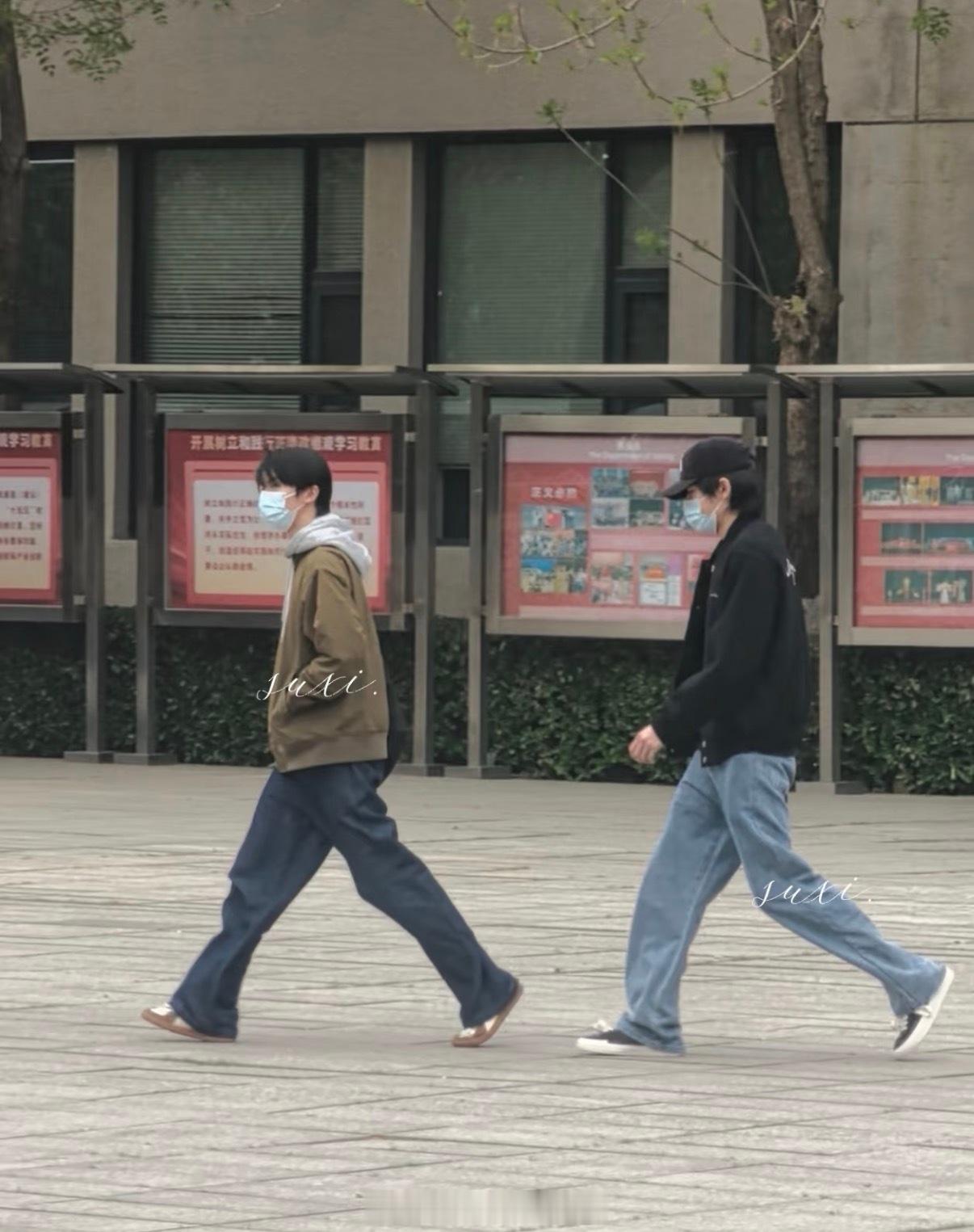 马嘉祺宋亚轩回中戏路透 网友中戏偶遇马嘉祺宋亚轩 谁能把我空投到中戏 