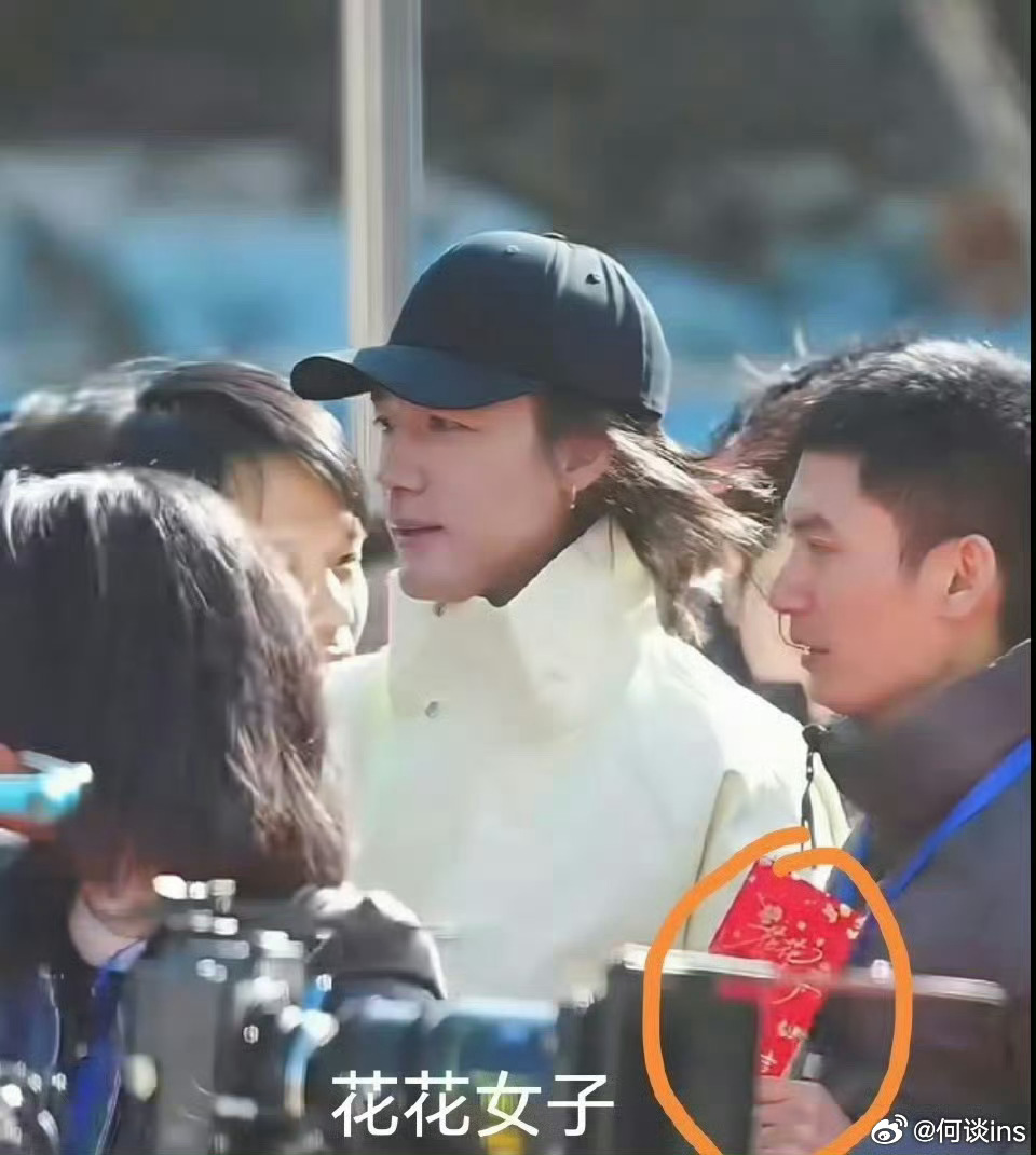 高叶、此沙主演的电影 《花花女子》明天发布首款海报！！ 