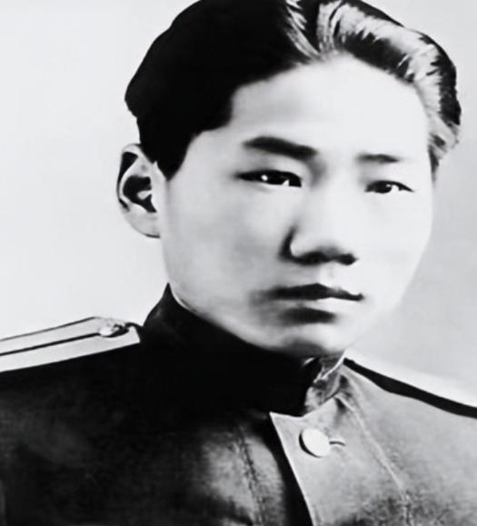 关于毛岸英牺牲，一直有人把责任推给彭德怀，说他指挥失误、疏于防空，才导致的悲剧，