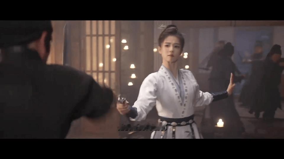 白鹿谈唐宫男女主设定冰与火的设定直接戳中审美！李佩仪是孤冷复仇的冰，萧怀瑾是心有