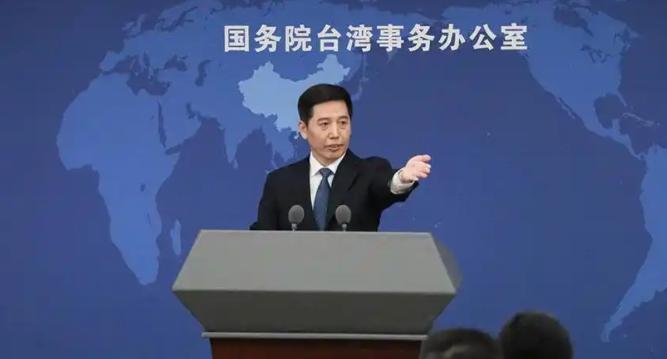 民进党机关算尽，层层设卡、造谣抹黑、恐吓民众，本以为能掐断两岸往来，结果却惊掉下