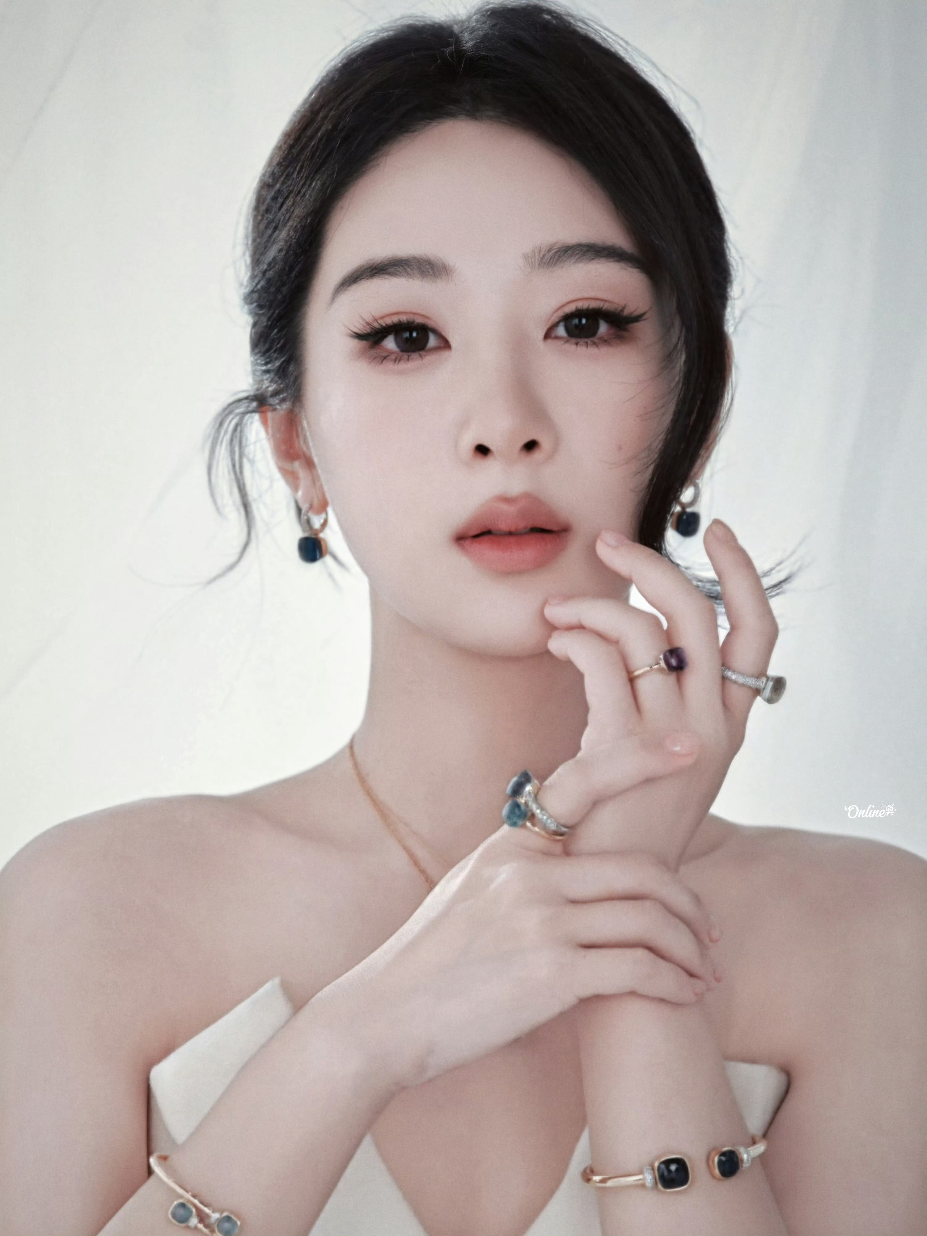 简约不是少，而是没有多余，足够也不是多，而是刚好你在 杨紫董竹君 💜杨紫玉兰花
