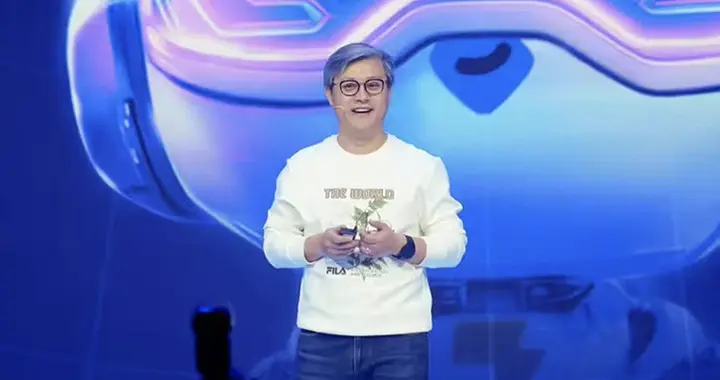 前釘釘最年輕副總裁AI創業，融資數千萬，要幫達人全自動賺錢