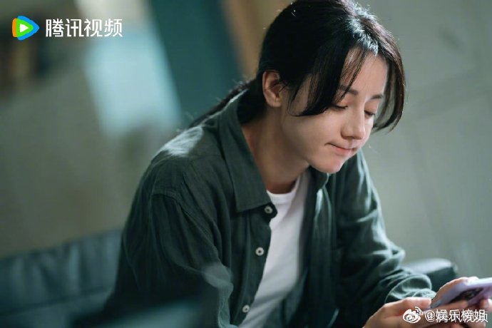 迪丽热巴邓妍剧照迪丽热巴邓妍终于要来啦，7月28日利剑玫瑰 不见不散[打call