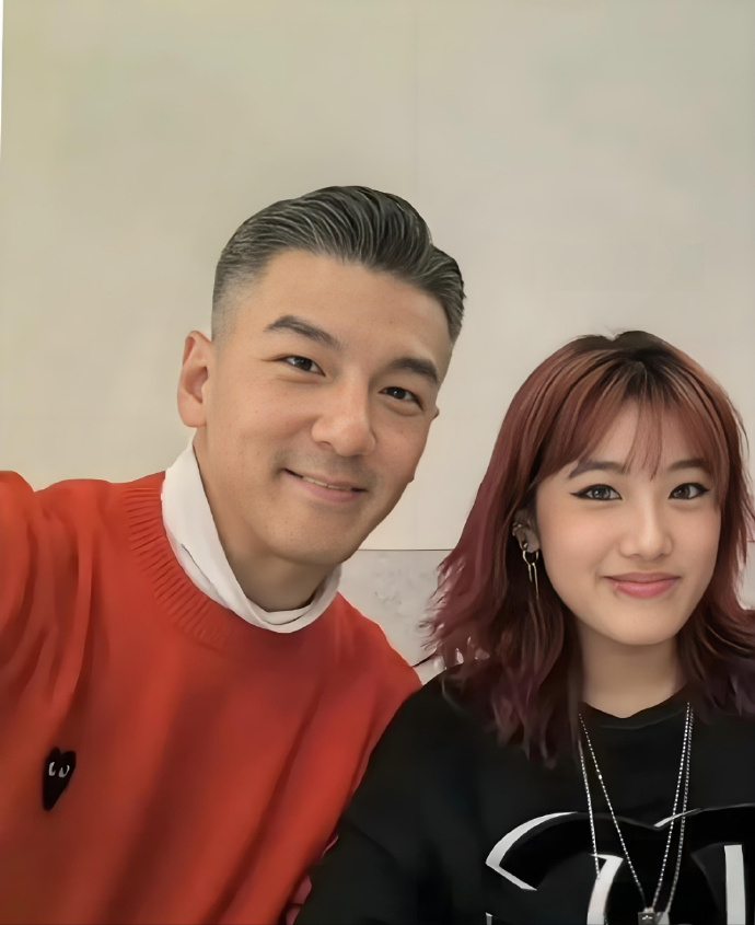 贾静雯前夫否认肝癌晚期 据台媒，贾静雯前夫孙志浩近日被传患肝癌晚期，甚至已经安排