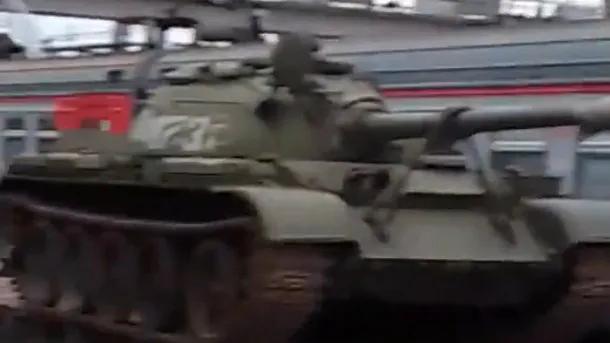 俄罗斯不怕笑话，继续发送T54坦克到前线。T-54 /T-55坦克是在T44坦克