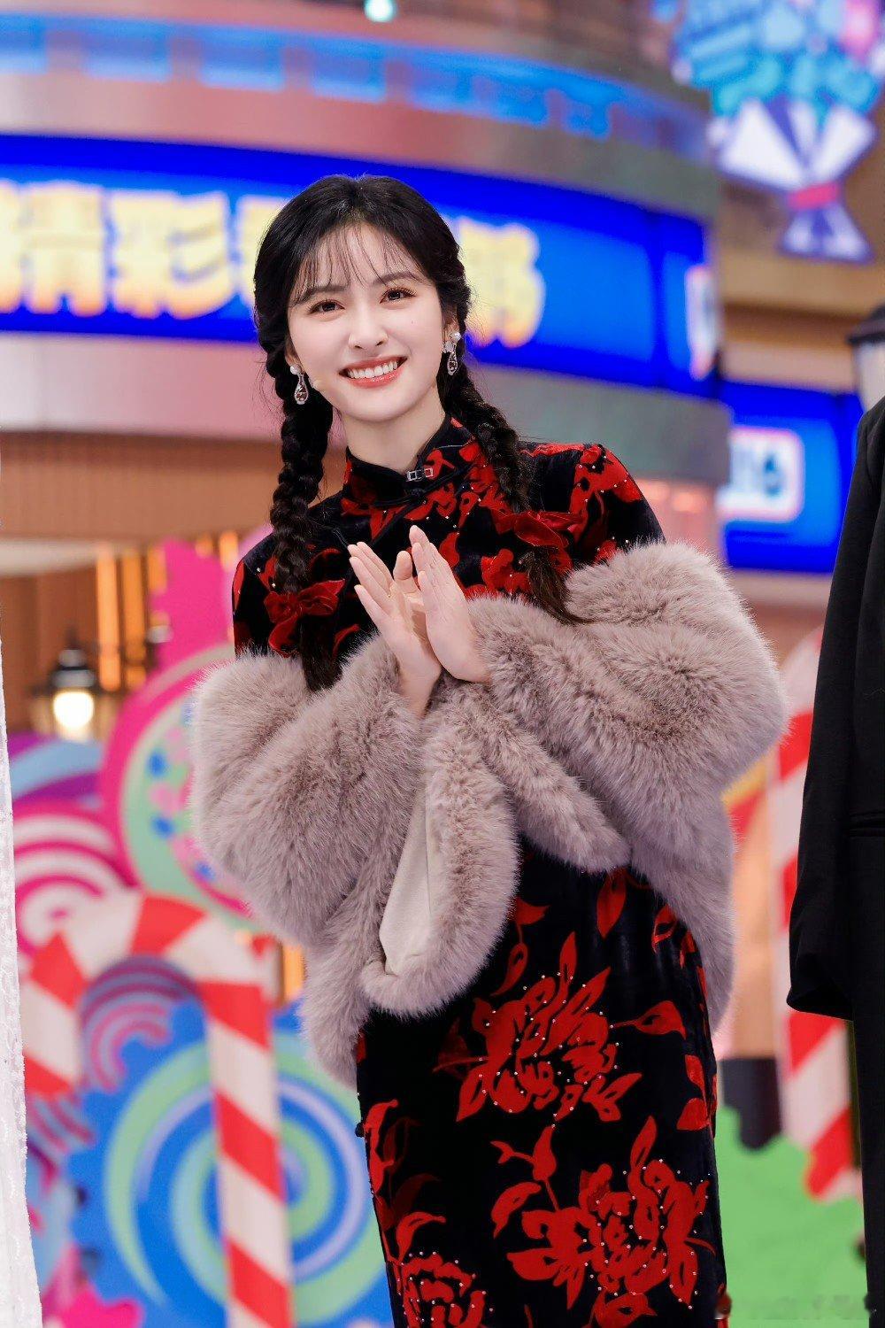 沈月加盟湖南卫视跨年晚会 哇，期待沈月湖南卫视跨年晚会舞台！沈月确定加盟湖南卫视