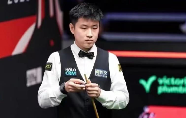 赵心童9-7领先丁俊晖，长台像开了挂，可一防守就露馅。

克鲁斯堡第二阶段刚打完