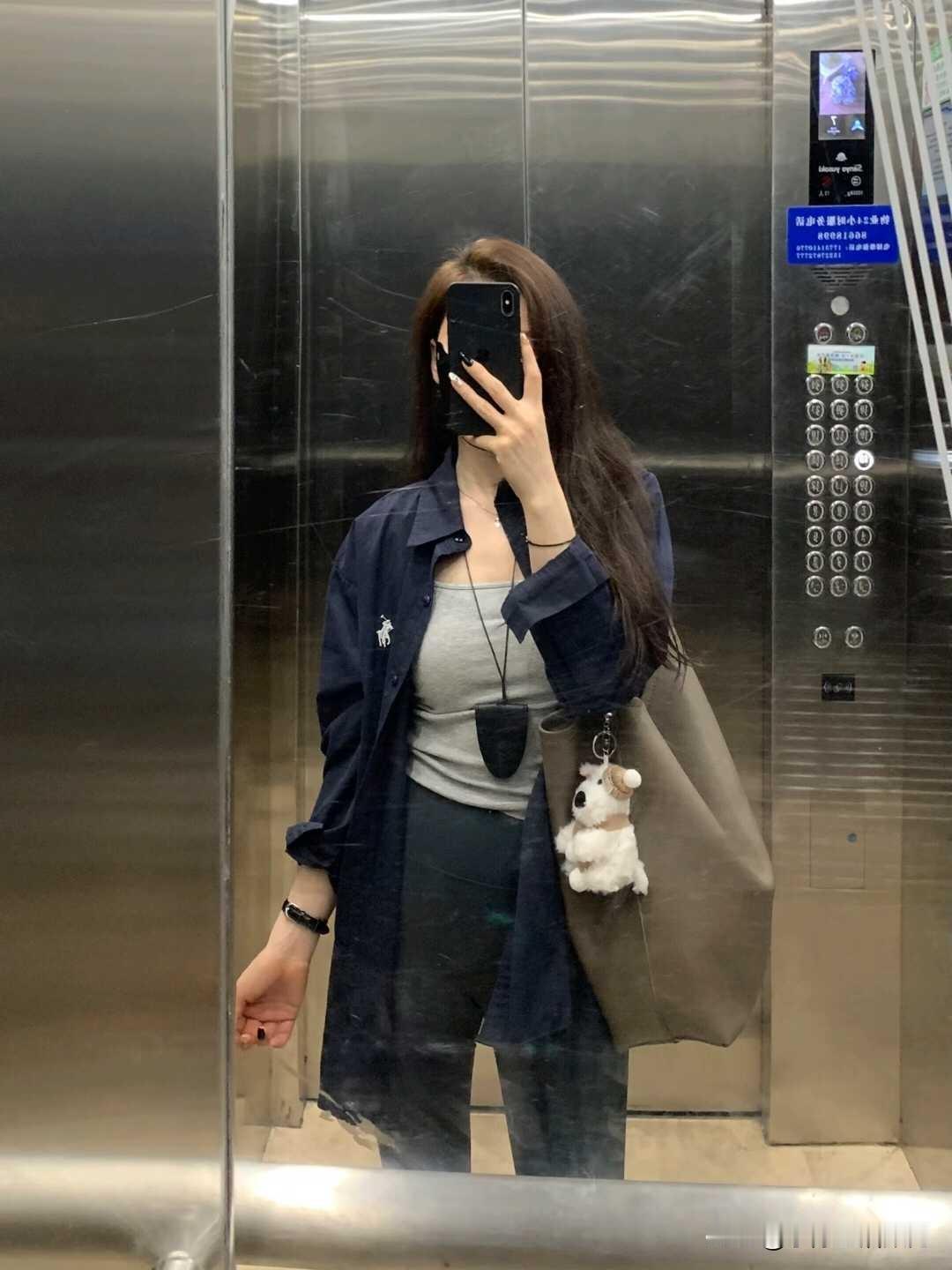 新年后第一天下班，兜里有个大红包吃点啥好呢[呲牙]