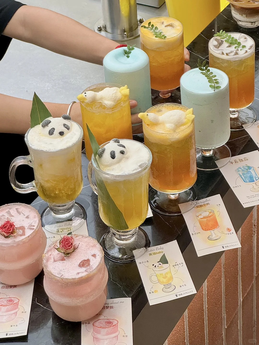 在长沙！！跟风喝到的漂亮酒🍸9.9r/杯……