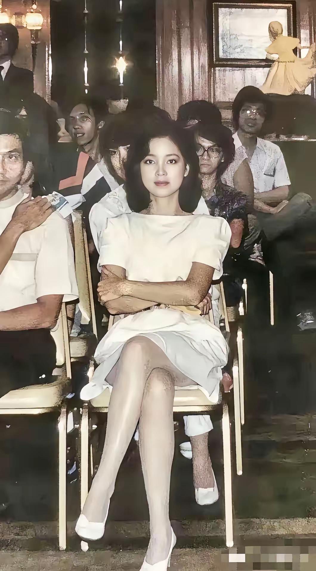 我的女神
这面相，妥妥的大美女。人见人爱。歌美，心灵美，气质美。天生丽质。
记事
