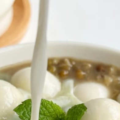 家庭自制绿豆沙丨做法分享💚食材：绿豆300g、冰糖若干、纯净水2000ml步骤