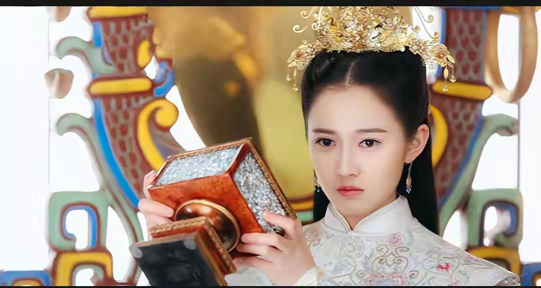 她去拍短剧，肯定会火得一塌糊涂，可惜她不拍[抠鼻]
还是实力不行，给了她当女主的