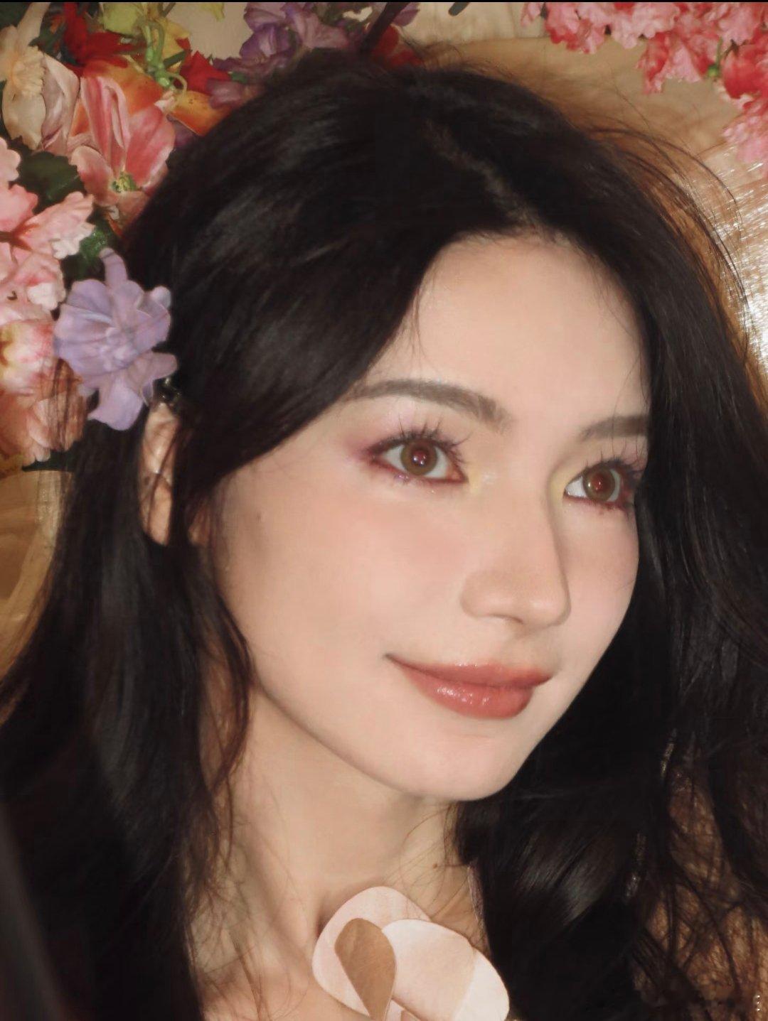 至今不知道这个代斯还有多少库存 家呆的ccd真的好权威啊！好爱怼脸照，美死了代斯