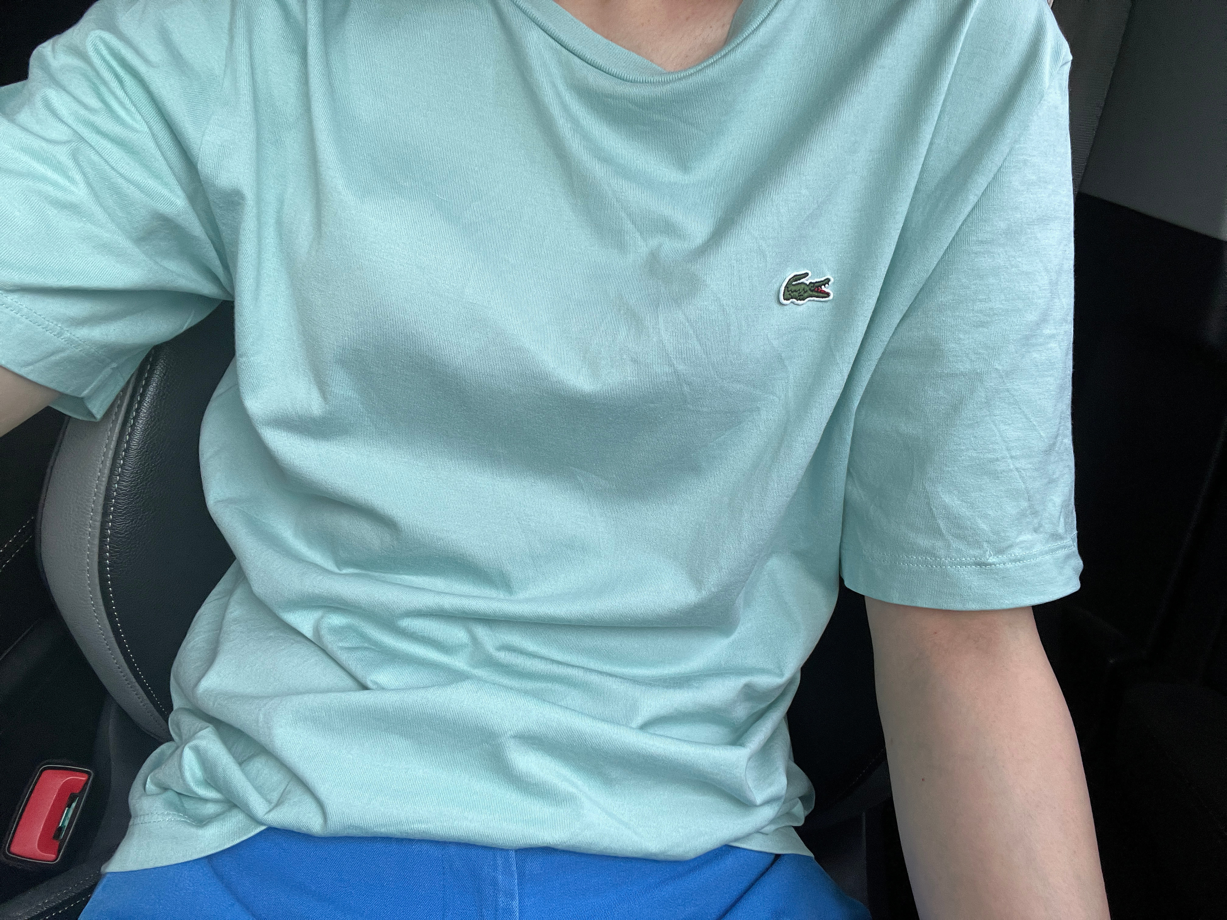 虽然我是女的但是说实话夏天我最爱背心短裤拖鞋 